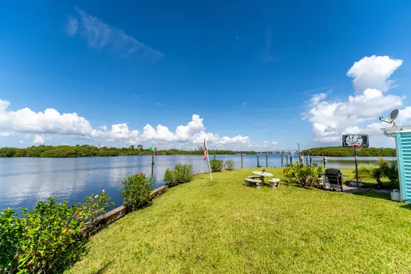 Stuart, FL 34994,146 SW Cabana Point CIR