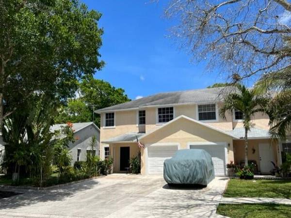 102 Pheasant Run BLVD, West Palm Beach, FL 33415