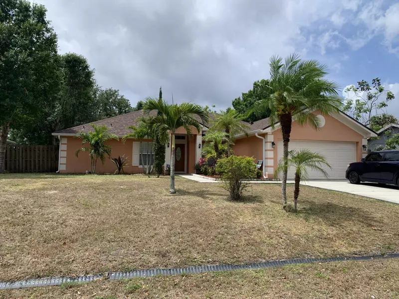 964 SW Castaneda LN, Port Saint Lucie, FL 34953