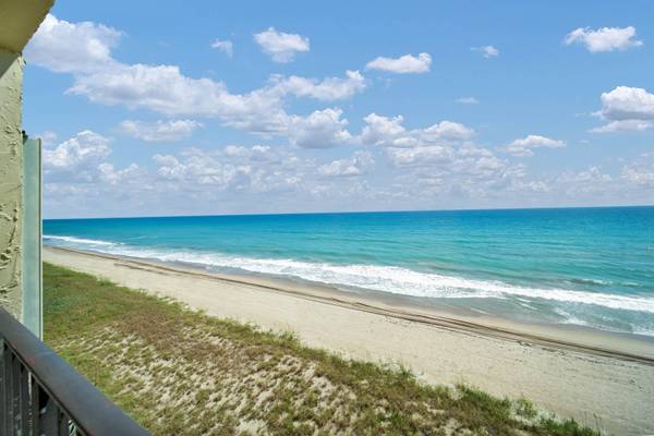 Jensen Beach, FL 34957,10310 S Ocean DR 706