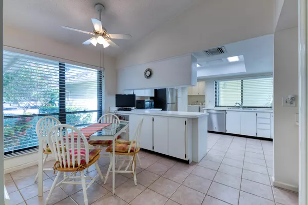 North Palm Beach, FL 33408,11364 Twelve Oaks WAY 68-D