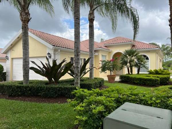 8468 Xanthus LN, Wellington, FL 33414