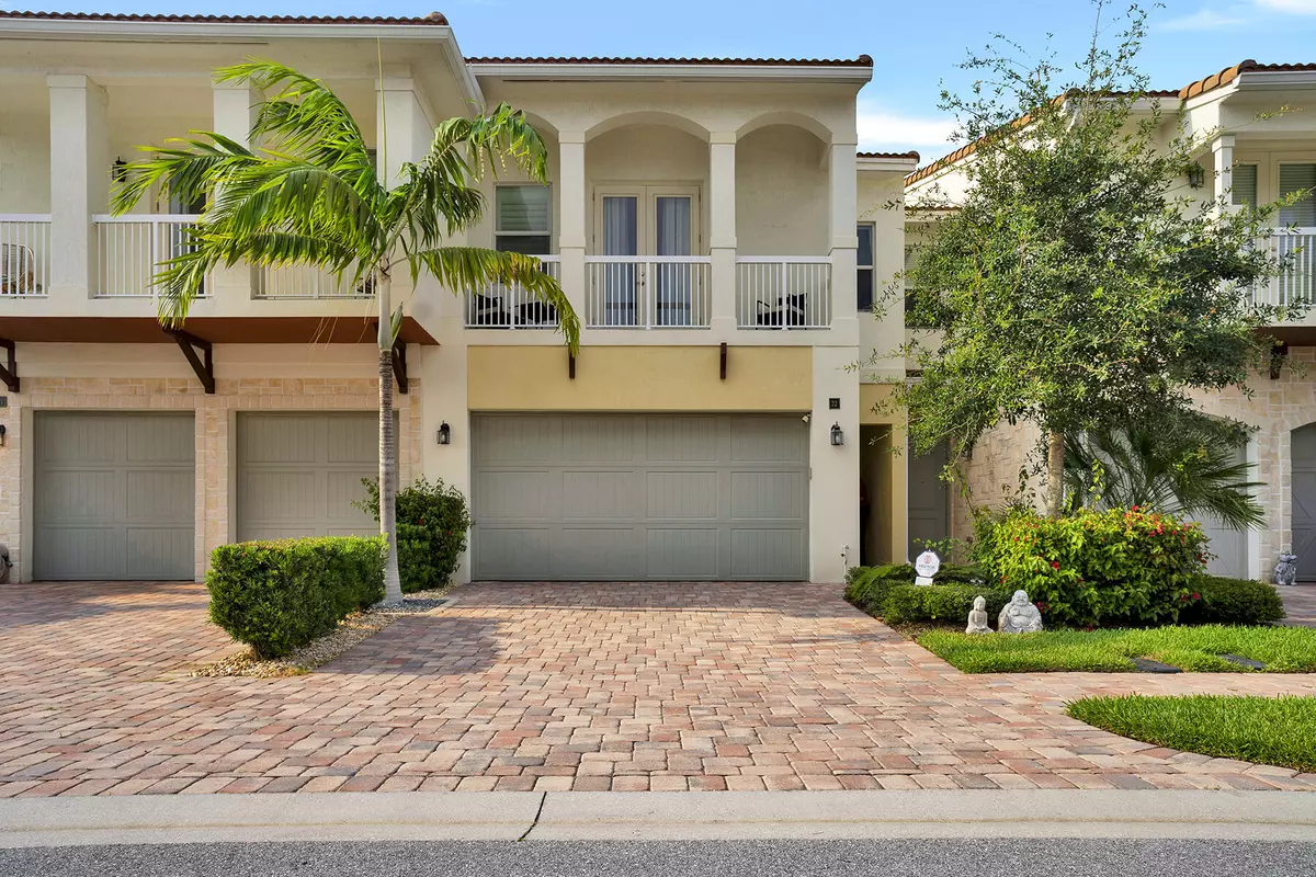 Boca Raton, FL 33487,100 NW 69th CIR 22