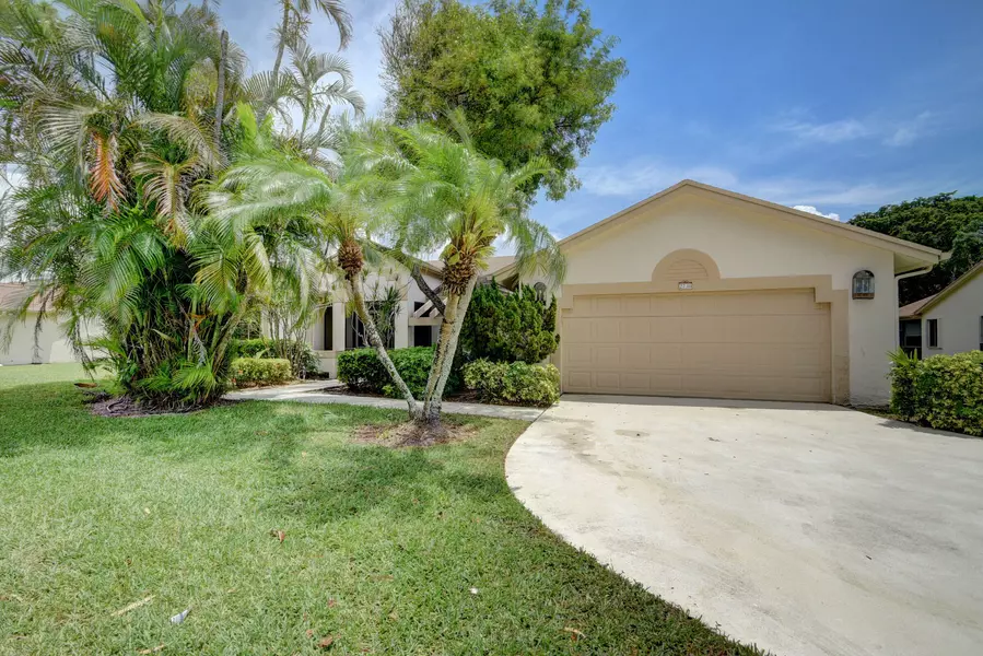 2730 Riviera DR, Delray Beach, FL 33445