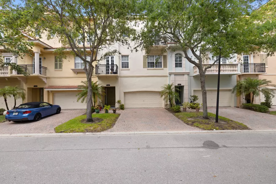 2774 Ravella WAY, Palm Beach Gardens, FL 33410