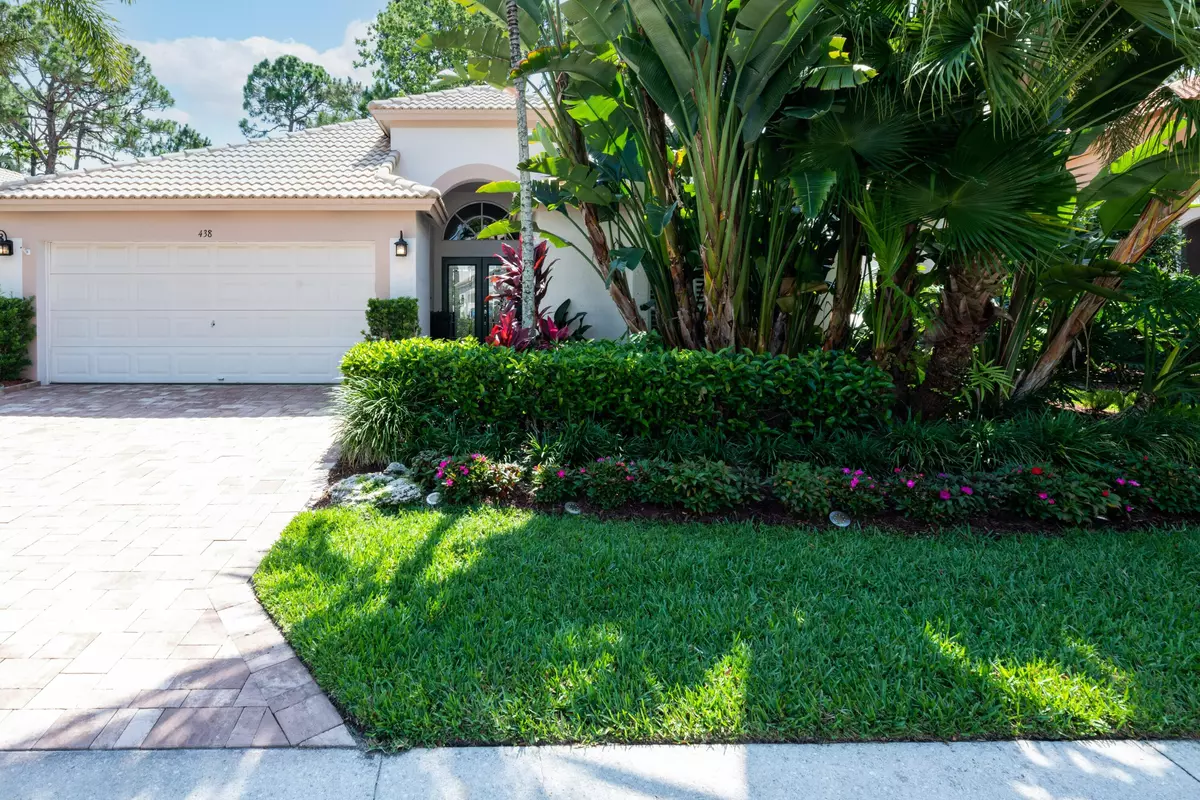 Palm Beach Gardens, FL 33418,438 Woodview CIR