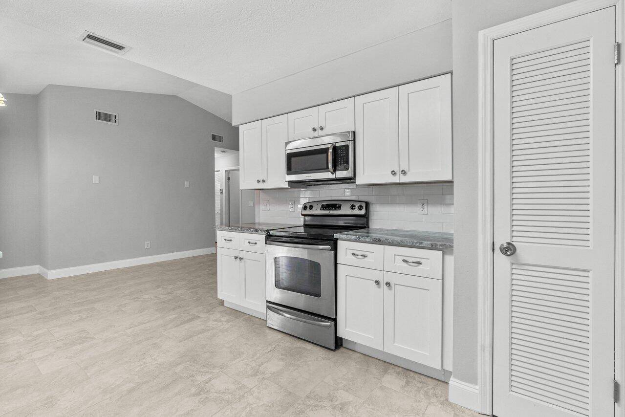 Port Saint Lucie, FL 34983,580 SW Duval AVE