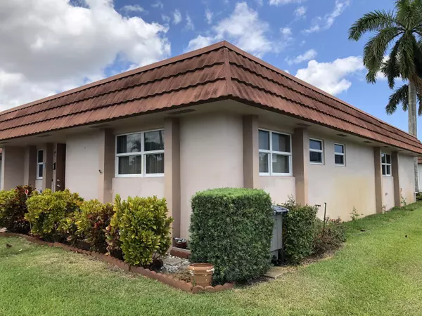 5775 E Fernley DR 115, West Palm Beach, FL 33415