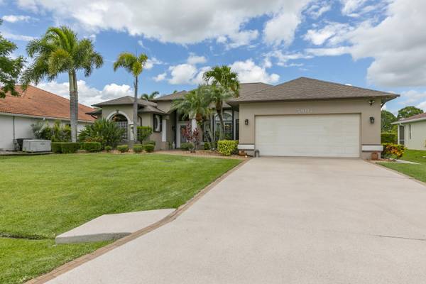 5807 NW Fall Flower CT, Port Saint Lucie, FL 34953