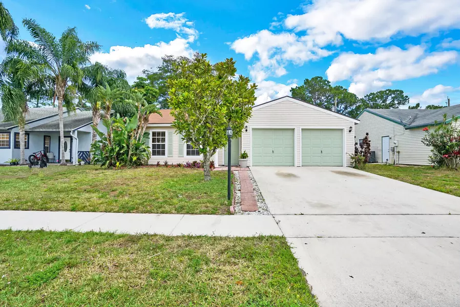 5030 E Canal CIR, Lake Worth, FL 33467