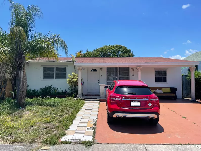 527 N 23rd AVE, Lake Worth, FL 33460