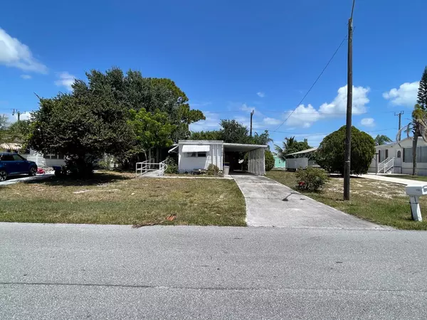 Hobe Sound, FL 33455,7109 SE Ridgeway TER