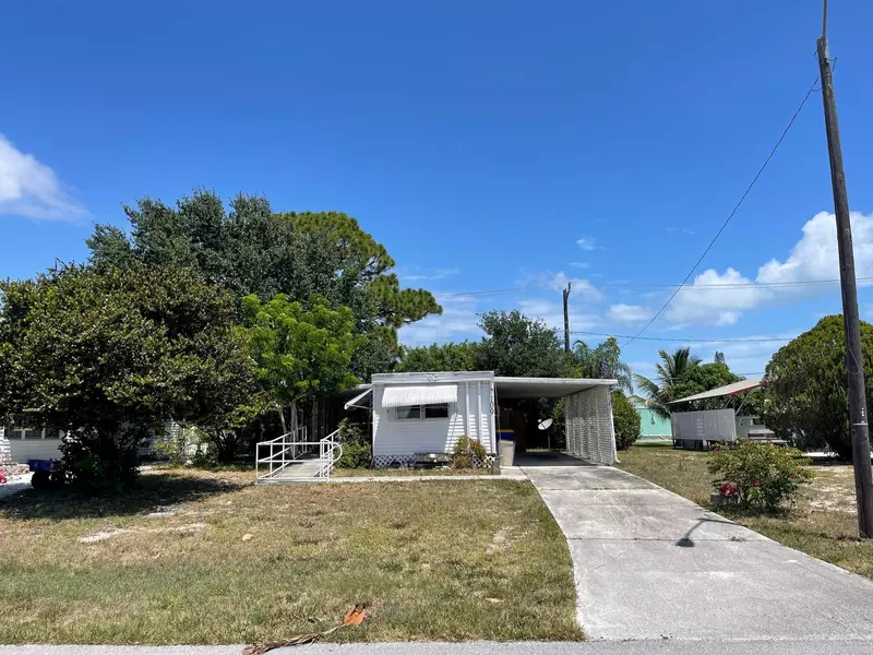 7109 SE Ridgeway TER, Hobe Sound, FL 33455