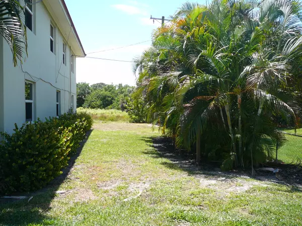 Fort Pierce, FL 34949,2319 Tamarind DR 5 Units