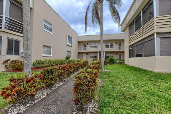 87 Burgundy B, Delray Beach, FL 33484