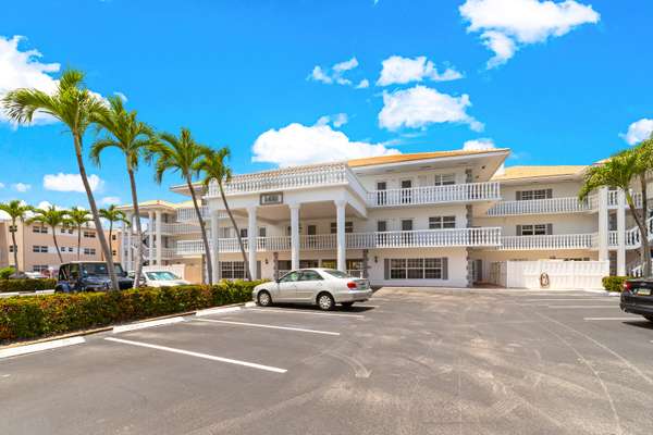 1461 S Ocean BLVD 204, Lauderdale By The Sea, FL 33062