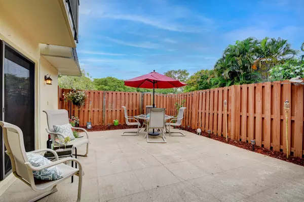 Delray Beach, FL 33445,2905 SW 22nd CIR 40c