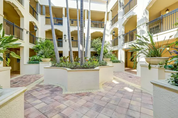 Lauderdale By The Sea, FL 33308,4445 El Mar DR 2206