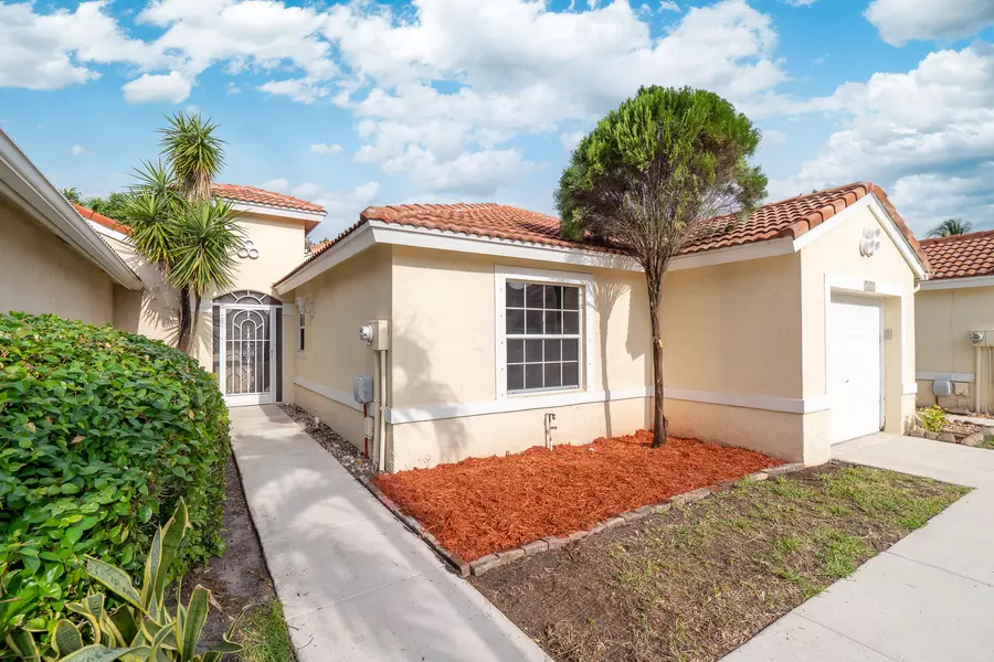 7333 Burgess DR, Lake Worth, FL 33467