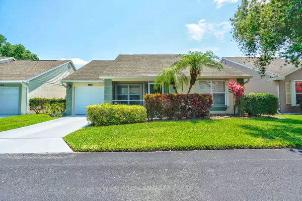 395 NW Sherry LN, Port Saint Lucie, FL 34986