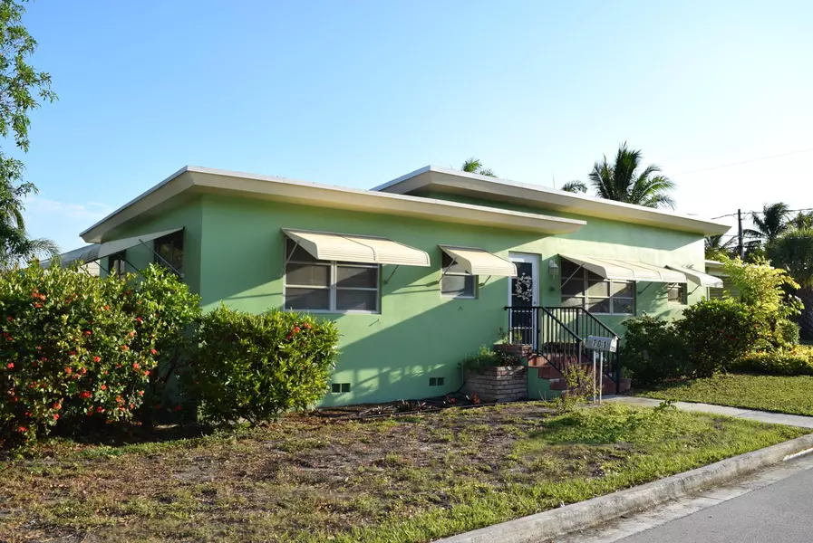 701 N 11th AVE, Lake Worth Beach, FL 33460