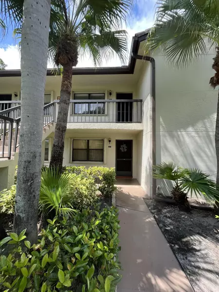 7586 Tahiti LN 202, Lake Worth, FL 33467