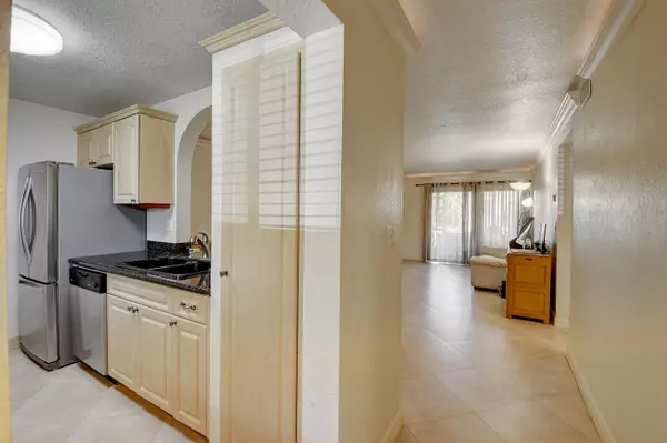 Boca Raton, FL 33486,912 SW 9th Street CIR 106