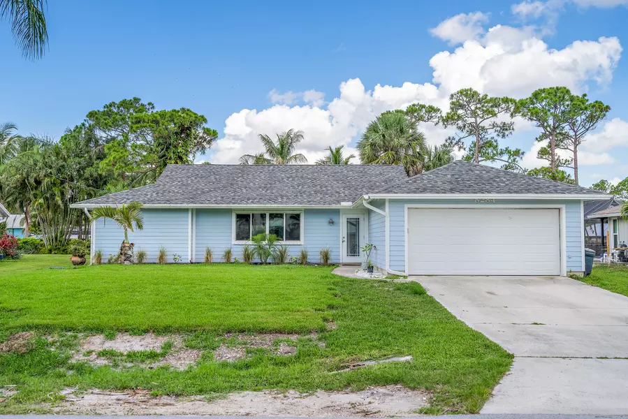 8284 SE Princess Tree AVE, Hobe Sound, FL 33455