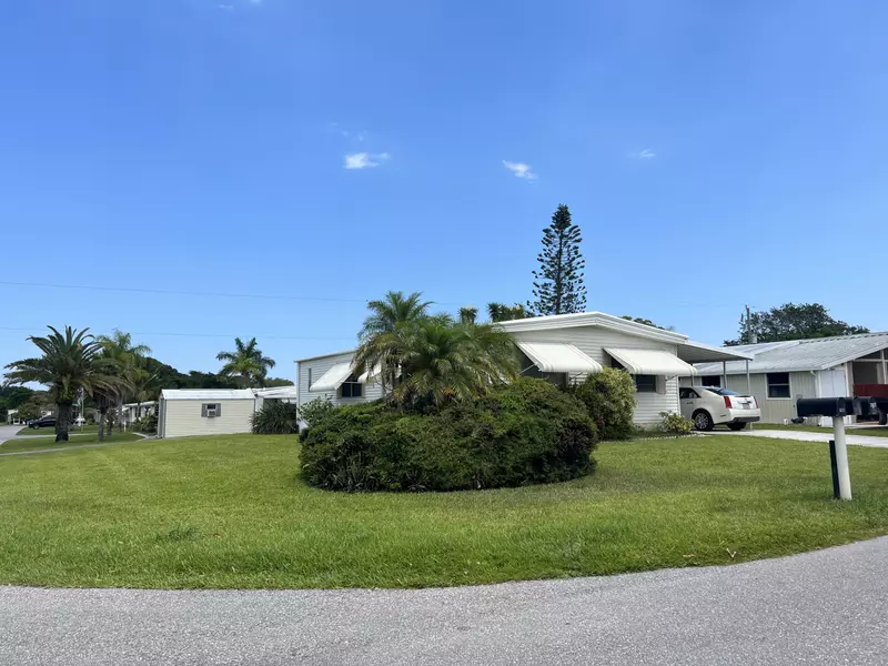 7837 SE Swan AVE, Hobe Sound, FL 33455