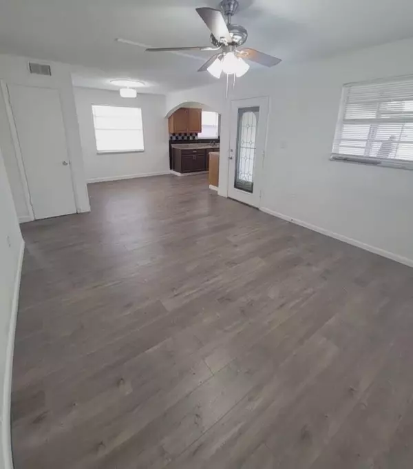 Clewiston, FL 33440,2105 13th ST