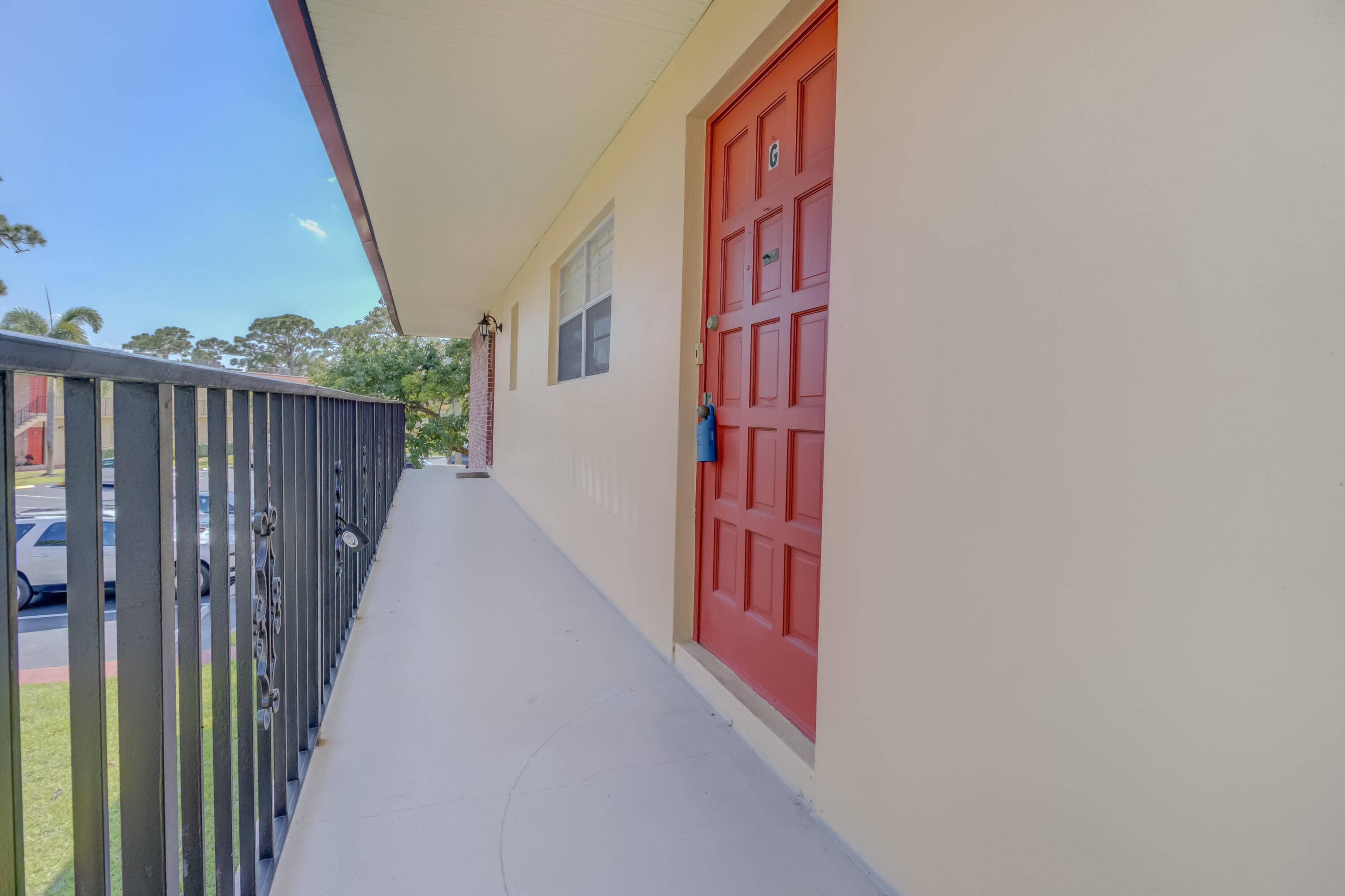 Stuart, FL 34994,1943 SW Palm City RD G