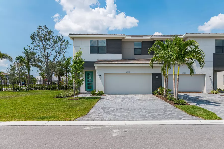 8737 Antarus DR, Lake Worth, FL 33467