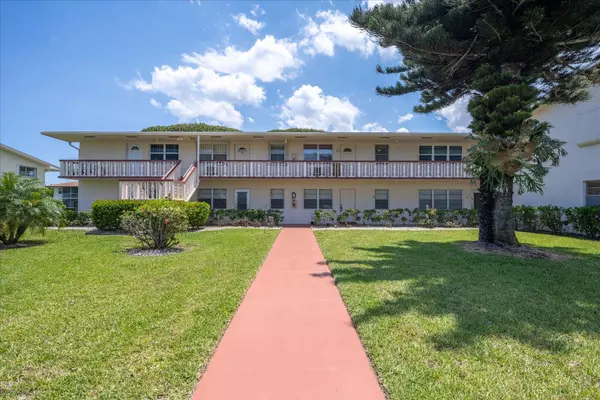 96 Norwich D,  West Palm Beach,  FL 33417