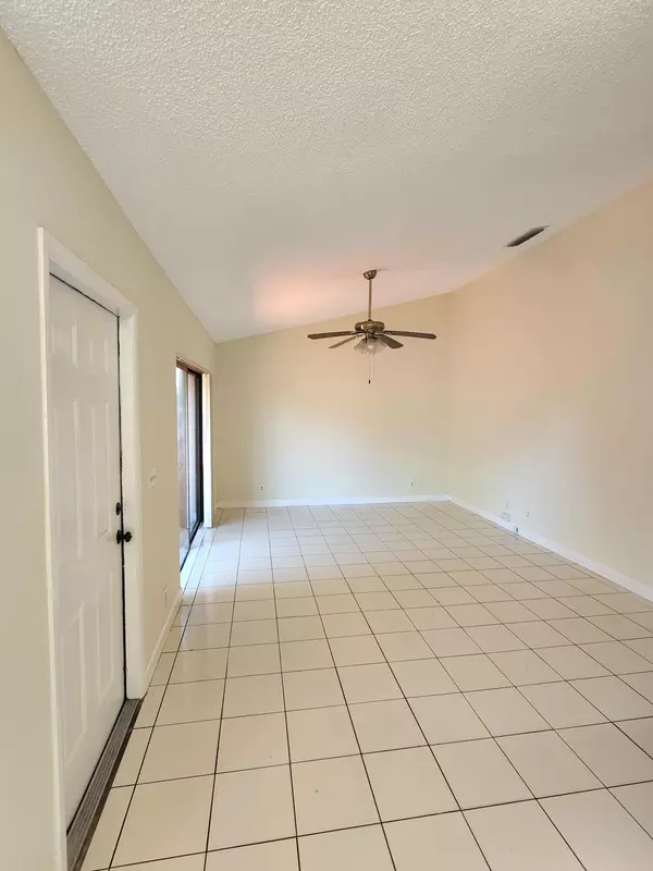 Palm Springs, FL 33461,132 Springdale CIR