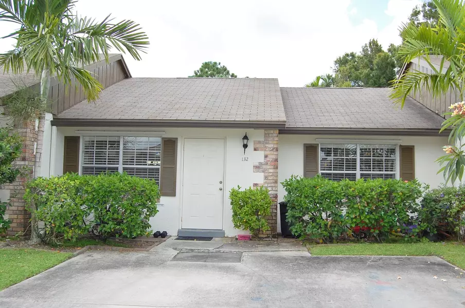 132 Doe TRL, Jupiter, FL 33458