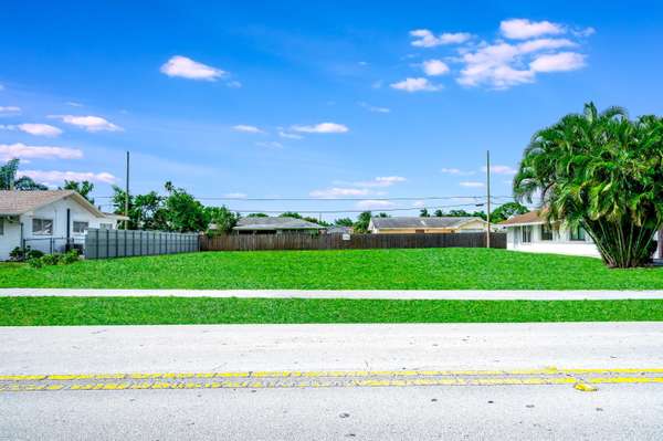 4855 Elmhurst RD, West Palm Beach, FL 33417