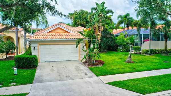 2035 Valencia DR, Delray Beach, FL 33445