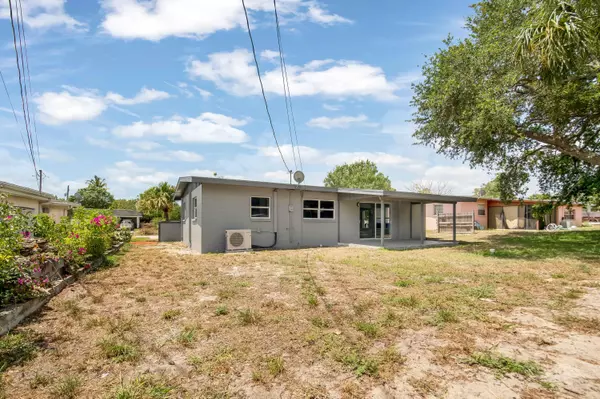 Vero Beach, FL 32962,514 SW 4th PL