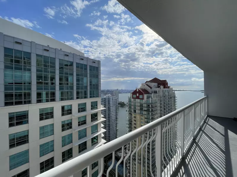 1200 Brickell Bay DR 4008, Miami, FL 33131