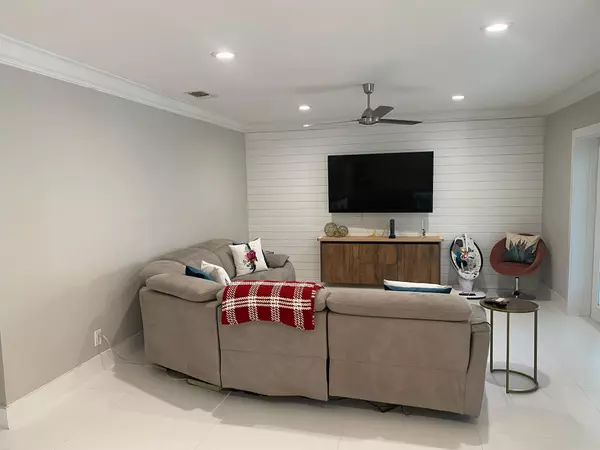 Coconut Creek, FL 33063,880 NW 48 AVE