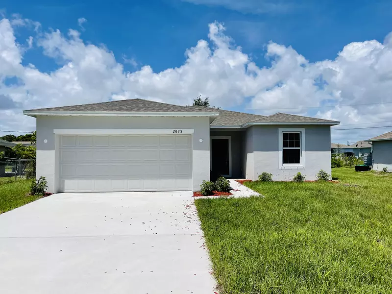 2098 SW Burlington ST, Port Saint Lucie, FL 34984