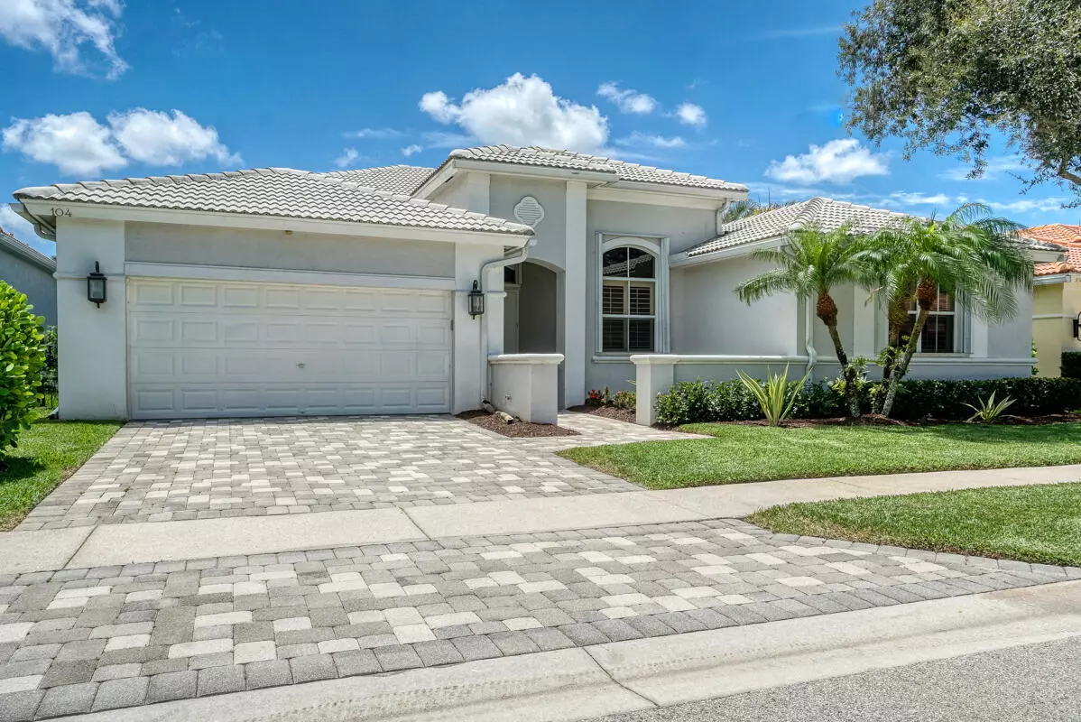 Palm Beach Gardens, FL 33418,104 San Vincente PL