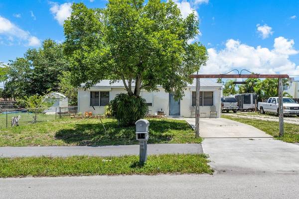 5161 Norma Elaine RD, West Palm Beach, FL 33417