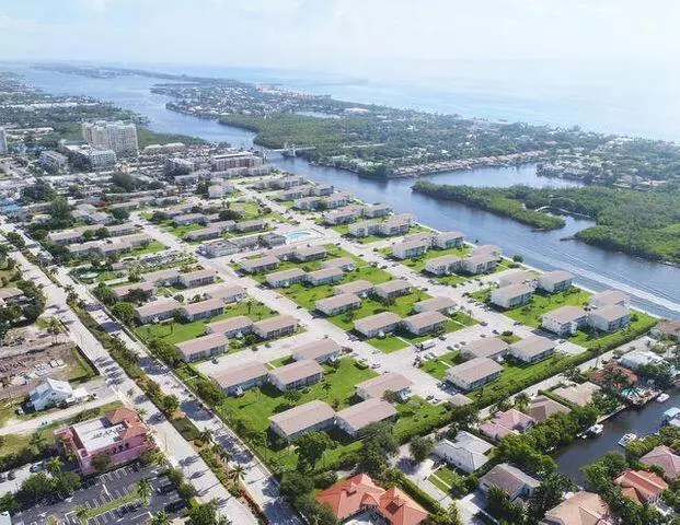 Boynton Beach, FL 33435,680 W Horizons 207