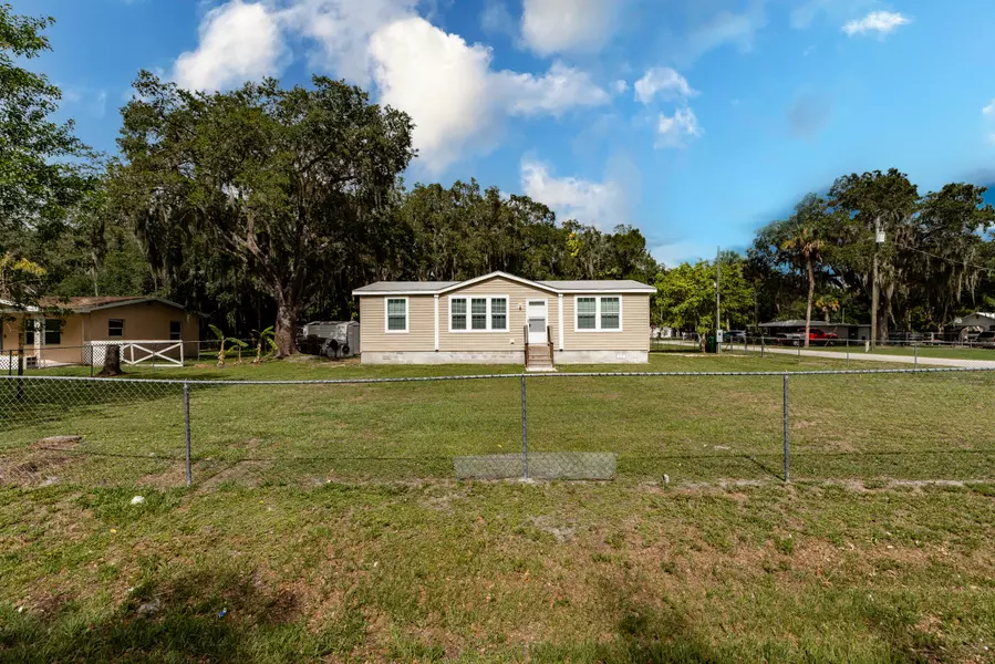 411 SE 12th AVE, Okeechobee, FL 34974