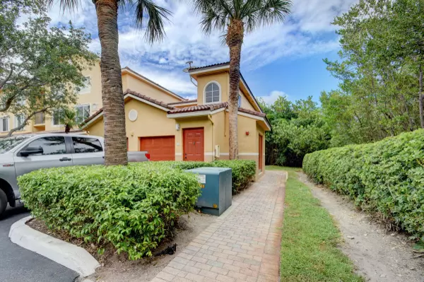 Hypoluxo, FL 33462,300 Scotia DR 206