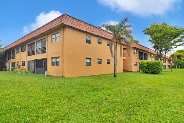 Boynton Beach, FL 33426,2161 W Woolbright RD M202