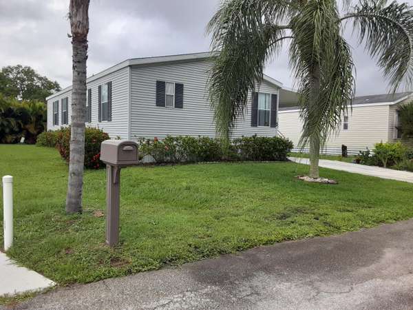 7 SE Flamenco WAY, Port Saint Lucie, FL 34952