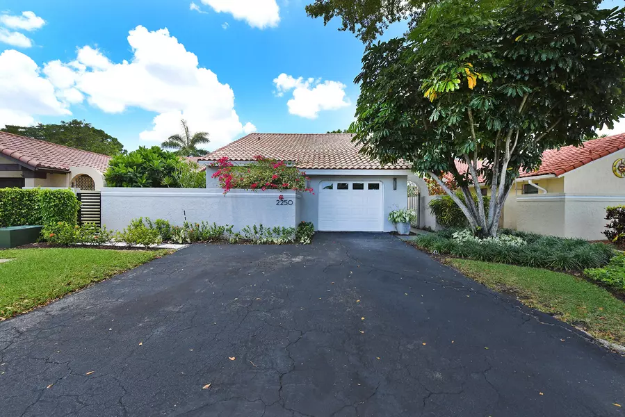 2250 NW 14th ST, Delray Beach, FL 33445