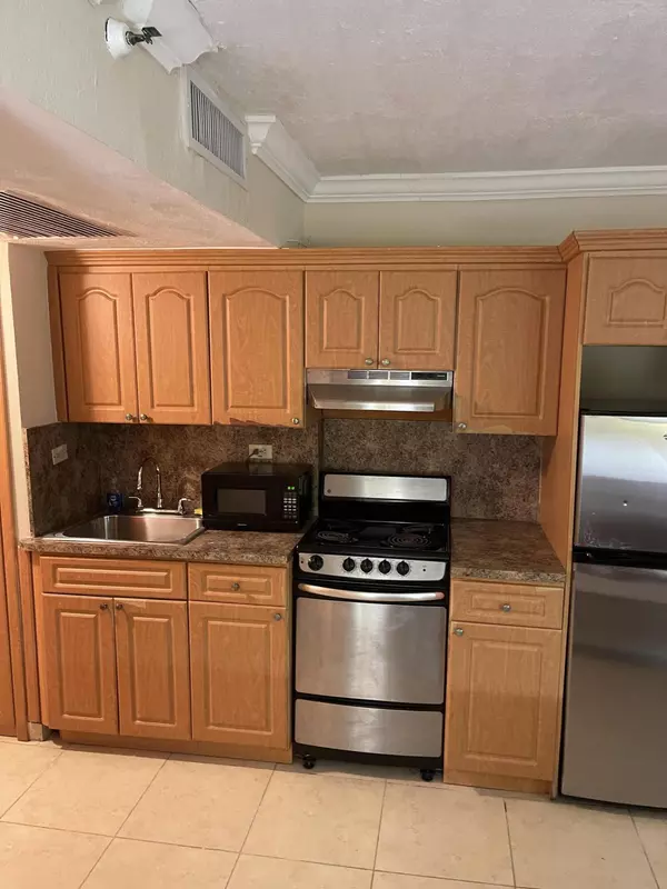 Sunny Isles Beach, FL 33160,19201 Collins AVE 820